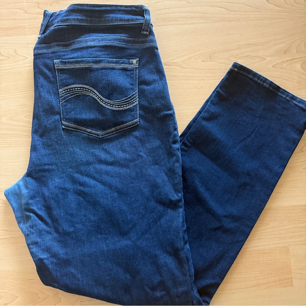 Lee Perfect Fit 1889 Women’s Stretch Straight-Leg Jeans, Size 18 Long